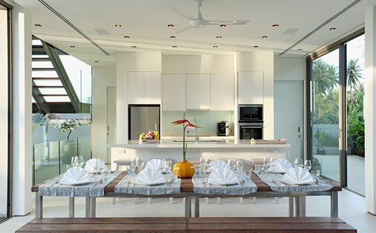 Villa Aqua - Dining and kitchen area